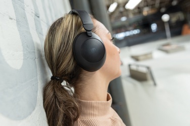 Logotrade Geschäftsgeschenke das Foto: Urban Vitamin Cupertino  ANC Kopfhörer aus RCS rPlastik