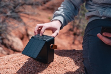 Logotrade Werbeartikel das Foto: Skywave 12W Solar-Lautsprecher aus RCS recyceltem Kunststoff