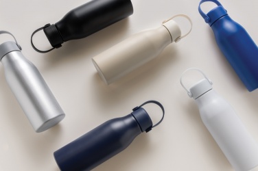 Pluto Trinkflasche aus RCS-zertifiziertem recyceltem Aluminium 680 ml, Anwendungsbild