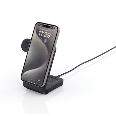 Logotrade Werbegeschenke das Foto: Urban Vitamin Arcadia 15W 3in1 Magnet-Charger aus RCS rABS