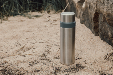 Logotrade Werbeartikel das Foto: VINGA Tono RCS Thermoskanne mit zwei Bechern, 750ml