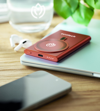 Logotrade Logogeschenke das Foto: Powerbank mit Ladestation 15W