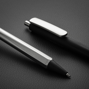 Logotrade Werbeartikel das Foto: EDGE RCS – exklusiver dreiseitiger Stift