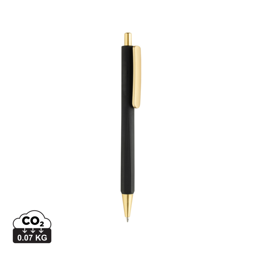 Logotrade Geschäftsgeschenke das Foto: EDGE RCS – dreiseitiger Luxury-Pen