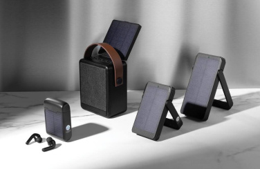 Logotrade Firmengeschenke das Foto: Skywave RCS Solar-Powerbank 5.000 mAh, kabellos 10 W