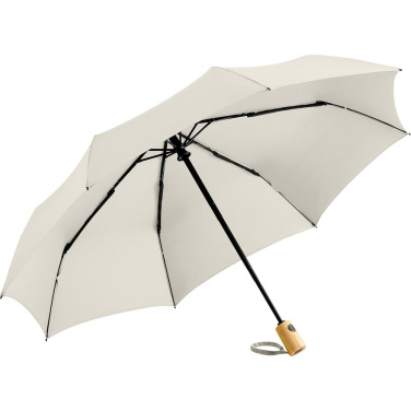 Logotrade werbemittel das Foto: FARE ÖkoBrella AOC Taschenschirm mit rPET-Bezug und Bambusgriff mit Logo