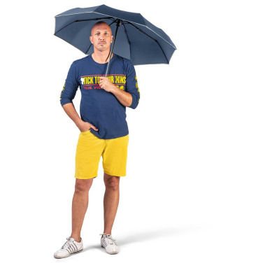 Logotrade Geschäftsgeschenke das Foto: FARE® AOC Oversize-Taschenschirm mit Reflex-Paspel mit Logo