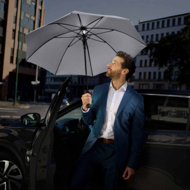 Logotrade Werbegeschenke das Foto: FARE® Skylight® AC-Midsize-Schirm mit LED-Licht mit Logo