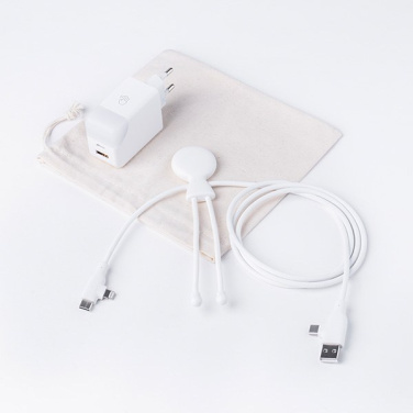 Weißes PACK-Mobility-Set: ICE-G-Ladegerät, Mr-Bio-Kabel und naturfarbener Beutel