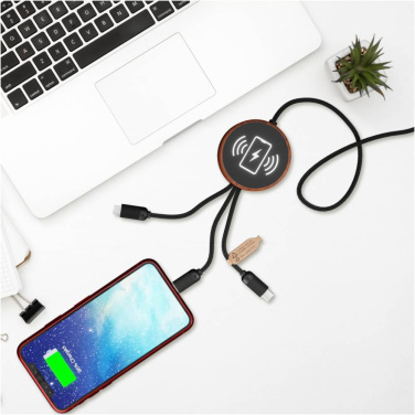 SCX.design C40 5-in-1-Ladekabel aus rPET mit Leuchtlogo und 10 W Ladepad – im Einsatz
