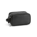 Helsinki Kulturtasche 3,5L aus recy. PU. Mit Doppelreißverschluss und Magnetverschluss., Schwarz