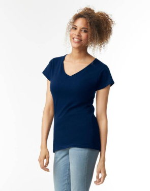Softstyle Damen-T-Shirt mit V-Ausschnitt, Kirschrot – Gildan (3)