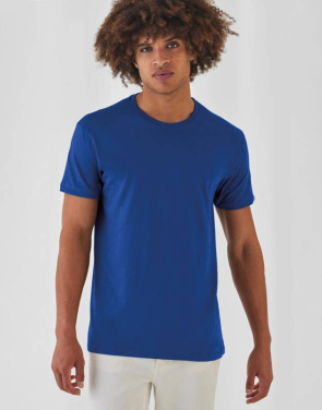 #E150 T-Shirt, bordeauxrot – B&C (2)