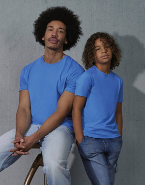 #E150 T-Shirt, bordeauxrot – B&C (3)