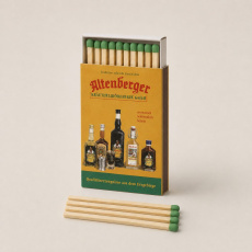 Schachtel mit langen Streichhölzern 112 × 62 × 20mm