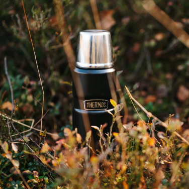 THERMOS King 0,5 l – Thermosflasche, Farbe: mattschwarz, Produktbild (3)
