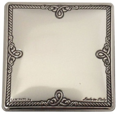 Quadratisches Emblem, verziert - mm 46 × 46