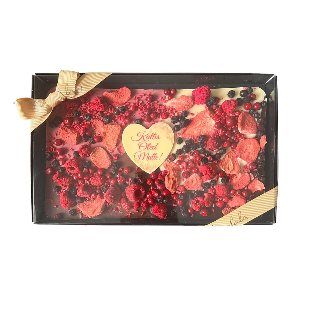 XXL-Schokoladentafel aus vier Sorten mit Beeren – estnischer Gruß „Kallis oled mulle!“, Produktbild