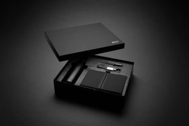 Logotrade promotional giveaways photo of: Swiss Peak RCS deluxe business gift set w/ water bottle