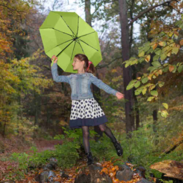 FARE ÖkoBrella Pocket Umbrella with Recycled PET Cover and Wooden Handle with Your Logo, lime (waterSAVE®) – detail view 7