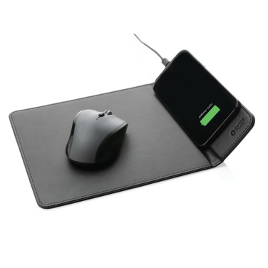 Swiss Peak wireless charging mousepad – as an upright phone stand