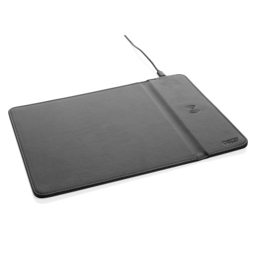 Swiss Peak wireless charging mousepad – angled view