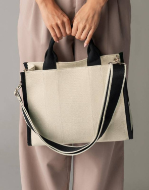 Puerto Medium Tote, natural/black – Quadra (2)