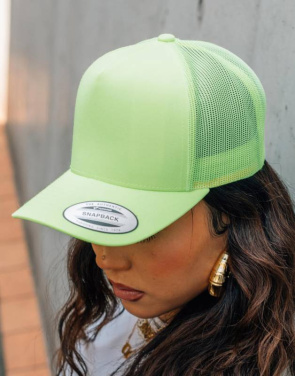 Neon Retro Trucker, Neon Orange – Flexfit (2)