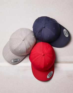 5-Panel Premium Curved Visor Snapback Cap, red – Flexfit (3)