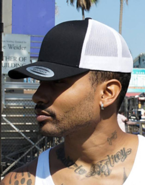Classics Recycled Retro Trucker Cap 2-Tone, black/white – Flexfit (2)
