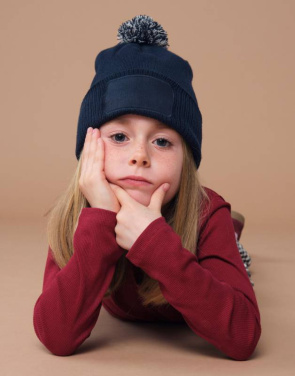 Kids Snowstar Patch Beanie, Black/Graphite Grey – Beechfield (2)