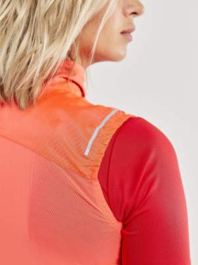 Adv Essence Light Wind Vest W, Shock - Craft (4)