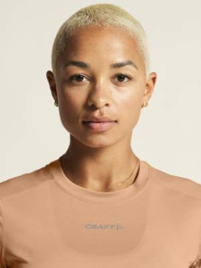 ADV Essence SS Tee 2 W, Light Syrup - Craft (3)