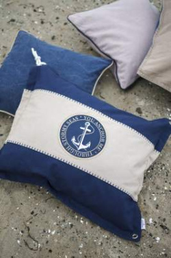 Pillow Cover Bojardalen, Dark navy - Lord Nelson Victory (2)