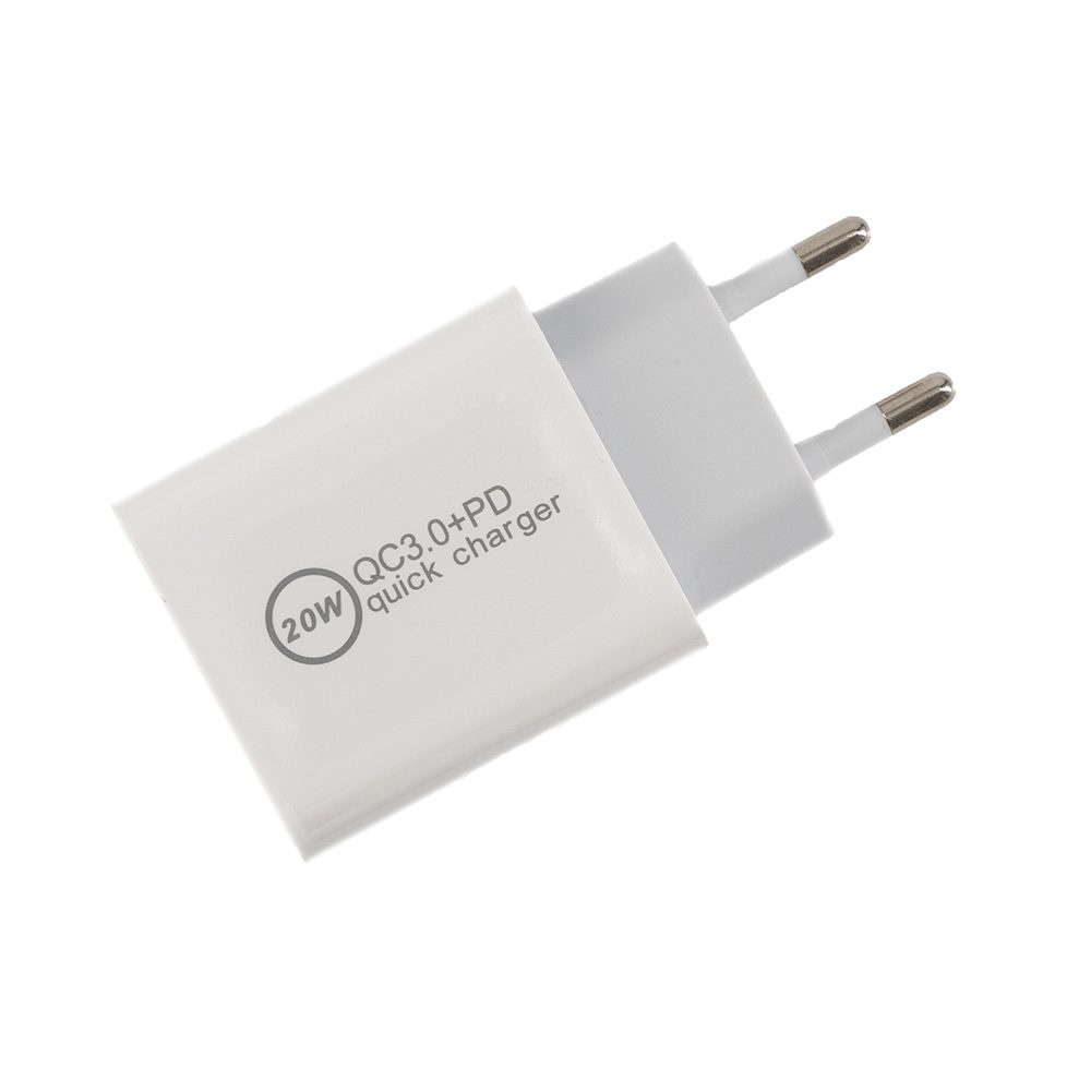 VOLTA II (EU) – travel adapter, product image (1)