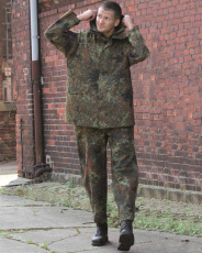 BW trousers, wet-weather protection, camouflage pattern, Neufert.