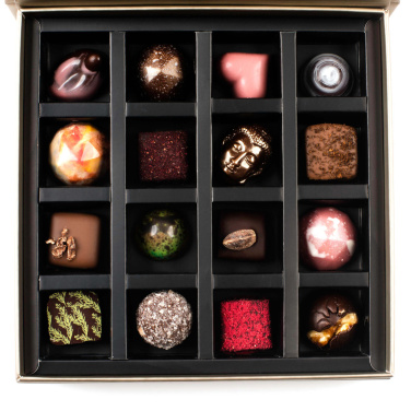 Golden chocolate gift box with 16 chocolates, product image (2)