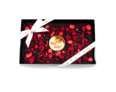 XXL dark chocolate bar with berries – Merry Christmas!