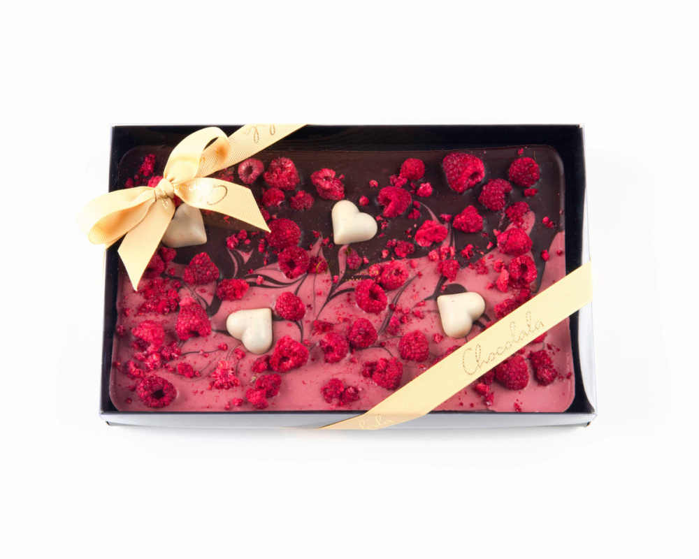 XXL dark chocolate bar with hearts and raspberries, product image (1)