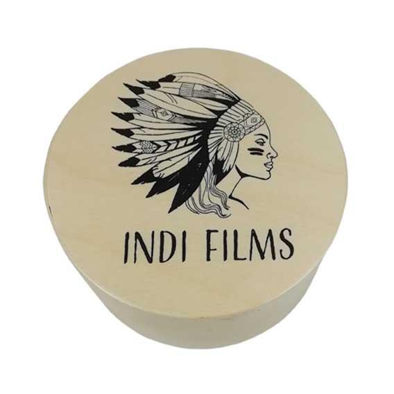 Indi Filmsi logoga puidust kinkekarp
