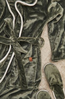 Logotrade ärikingid pilt: VINGA Louis luksuslik plüüsist hommikumantel, suurus S-M