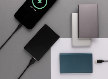 Logotrade firmakingituse foto: RCS 4000 mAh USB-C akupank taaskasutatud alumiiniumist