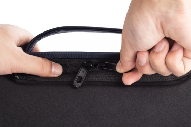 Logo trade reklaamtoote pilt: Bobby Bizzi vargusvastane seljakott ja kohver