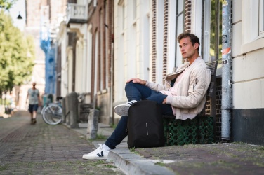 Logo trade firmakingituse pilt: Bobby Pehme vargusevastane seljakott