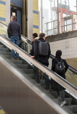 Logotrade reklaamkingid pilt: Swiss Peak AWARE™ vargusvastane 15,6-tolline sülearvuti seljakott