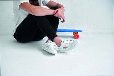 Logotrade firmakingituse foto: PU 45 tossud