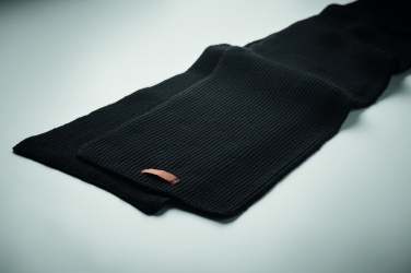 Logo trade reklaamkingitused foto: Talvekomplekt taaskasutatud materjalist, kindad, müts ja sall