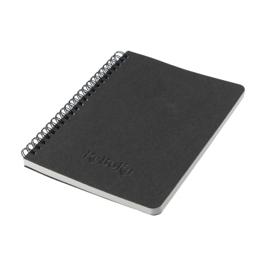 Kohvipaberist spiraalköites märkmik A5English:Coffee Paper Notebook Wire-O A5Russian:Кофейная бумага для записей Wire-O A5Finnish:Kahvipaperi Notebook Wire-O A5German:Kaffeepapier Notizbuch Wire-O A5Swedish:Kaffepapper Notebook Wire-O A5Latvian:Kafijas pa, pruun (1)