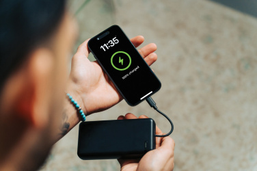 Logotrade meened pilt: Urban Vitamin Menlo Park RCS plastist 20 000 akupank