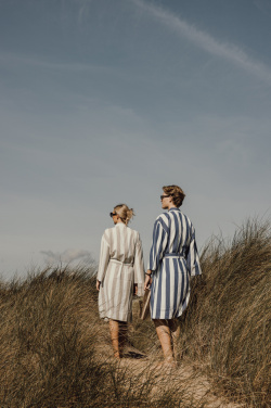 Logotrade firmakingi foto: VINGA Ornos GRS hommikumantel L/XL